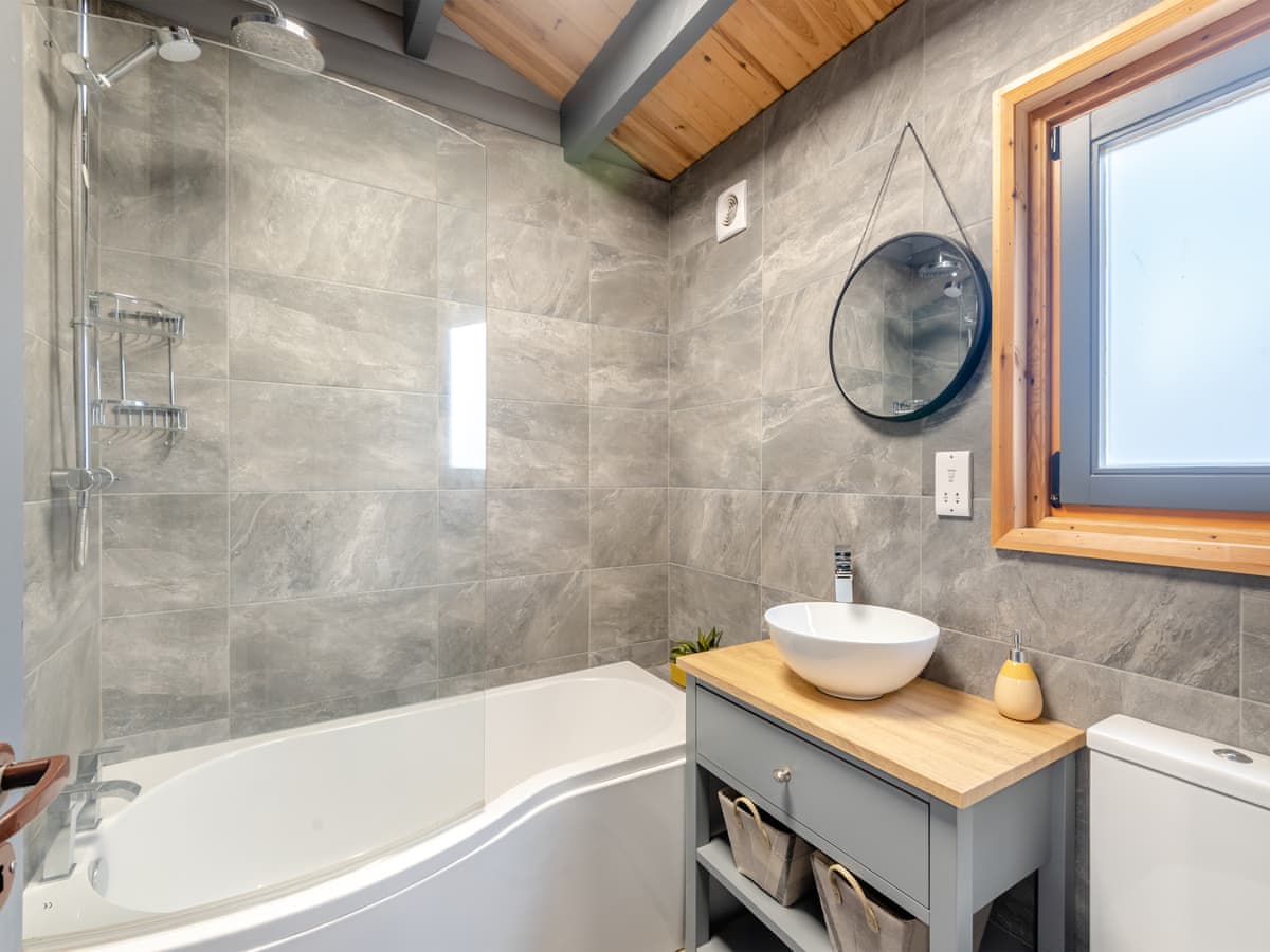Lodge Bathroom